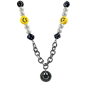 Collier mode pour hommes avec perles, perles sourire jaunes, dés noirs et chaîne