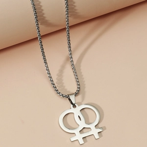 Collier en acier inoxydable avec pendentif double symbole féminin entrelacé, argenté