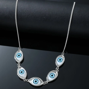 Hip hop zilveren ketting met vijf blauwe duivelsenoog bedeltjes in vintage punk stijl voor