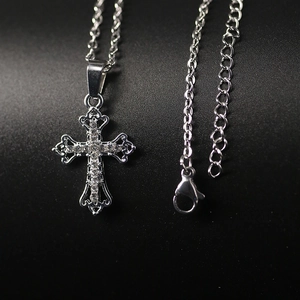 Fashion Hollow Cross Pendant Necklace For Men Women Simple Design Alloy Rhinestone Eight-Pointed Star Clavicle Chain Jewelry