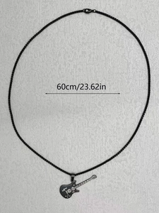 Detailansicht der 60cm langen schwarzen E-Gitarren-Halskette mit Musiknoten-Muster