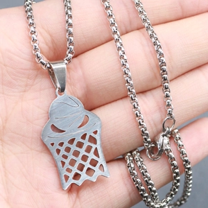 Herenketting met basketbalring hanger van roestvrij staal aan een stevige boxketting