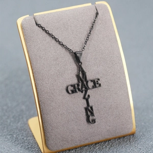 Collier Pendentif Croix Lettre Amazing Grace en Acier Inoxydable Personnalisé pour Hommes Femmes Bijoux de Foi