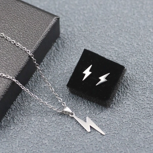 Hip Hop Stainless Steel Lightning Bolt Pendant Necklace For Men Women Unisex Punk Titanium Steel Jewelry Clavicle Chain