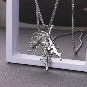 Vintage Alloy Maple Leaf Pendant Necklace For Men Women Unisex Hip Hop Style Antique Silver Leaf Jewelry Ball Chain Neckwear