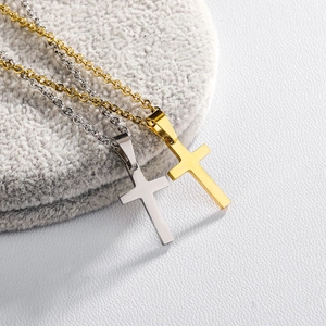 Collane con pendente a croce in acciaio inossidabile lucido in oro e argento