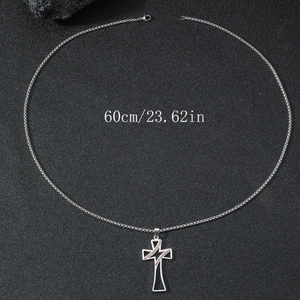 Collier croix minimaliste en acier inoxydable argenté avec motif de baseball