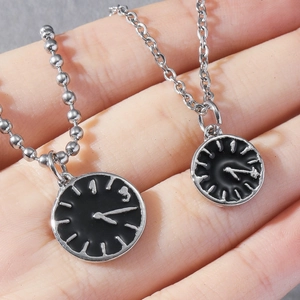 Minimalist Clock Face Pendant Necklace For Unisex Alloy Dial Stainless Steel Chain Vintage Minimalist Pointer Dial Souvenir Jewelry Gift