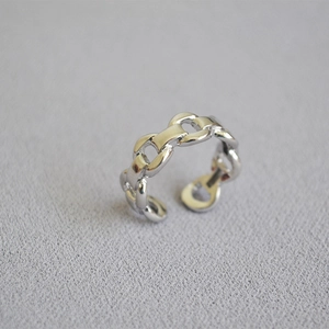 Polished silver chain link open ring with minimalist geometric design and adjustable fit
