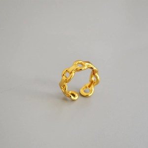 Minimalist polished gold chain link open ring with an adjustable geometric design
