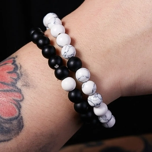 Set di bracciali elasticizzati da 8mm in pietra lavica opaca e turchese bianco coppia