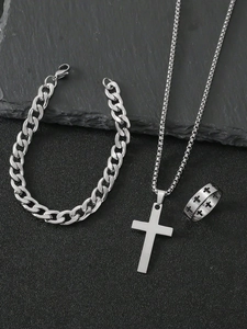 Parure de bijoux pour homme 3 pièces avec collier croix et bagues sur fond de pierre
