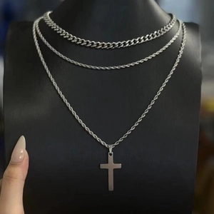 Collana multistrato in acciaio inossidabile con catene a corda, barbazzale e croce pendente