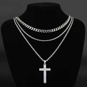 Set di Collane con Pendente a Croce Multistrato in Acciaio Inossidabile per Uomo Donna Hip Hop Catena Curb Rope Gioielli
