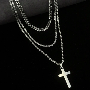 Collana a tre strati in acciaio inossidabile argento con catena cubana e croce pendente