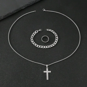 Ensemble industriel en acier argenté avec collier croix, bracelet gourmette et bague