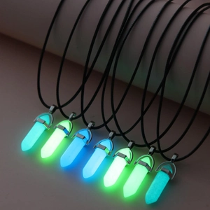 Collier Pendentif Colonne Hexagonale Lumineux Résine Synthétique Cristal Forme Balle Bijoux Minimaliste Femme