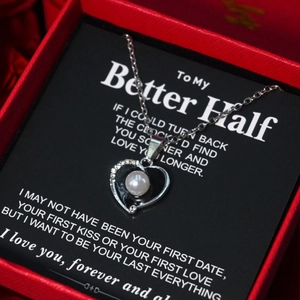Collana a cuore in argento con perla e zirconi in confezione regalo rossa con carta