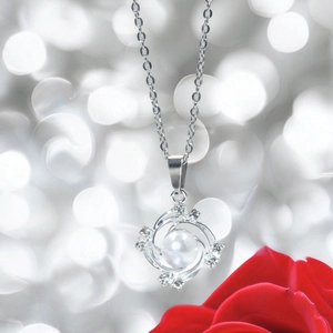 Collier élégant avec pendentif perle tournesol en argent et zircons pour femmes