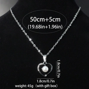 Dettaglio della collana con cuore di perle argento con dimensioni e lunghezza catena