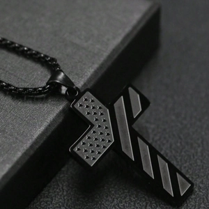 Collier Pendentif Croix en Acier Inoxydable pour Hommes Femmes Hip Hop Drapeau Américain Étoiles Rayures Notre Père Gravé