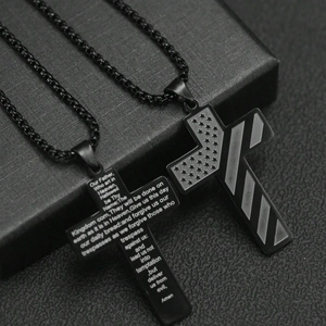 Set de colliers croix en acier noir avec drapeau américain et gravure de prière