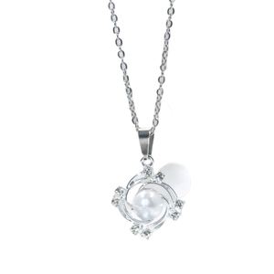 Collier élégant en argent avec pendentif tournesol en perle blanche et éclats de zircone