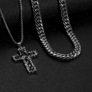 Ensemble pendentif croix lave gothique avec chaînes cubaine et box en acier inoxydable