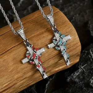 Hip-Hop Schlangen-Kreuz-Anhänger mit bunten Strasssteinen an einer silbernen Kordelkette