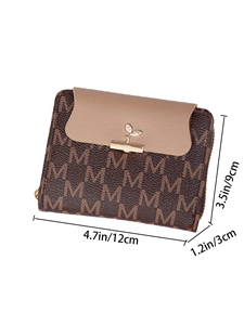 Détails des dimensions du portefeuille court à monogramme, 12cm x 9cm avec fermoir