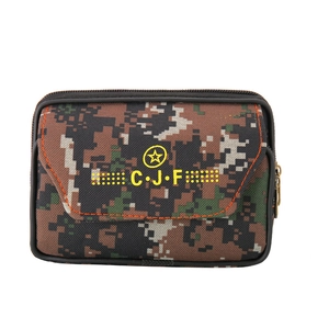 Detail view of the durable canvas jungle camouflage belt pouch with sturdy top zipper