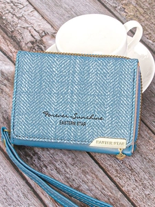 Damen Clutch Geldbörse aus blauem Kunstleder mit Fischgrätenmuster und Handgelenkschlaufe