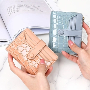 Women's Short Wallet PU Leather Crocodile Texture Multi Card Slots Zipper Coin Purse Small Square Fashion Daily Wallet