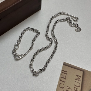 Industrial style S925 sterling silver thick oval link bracelet with a hook clasp