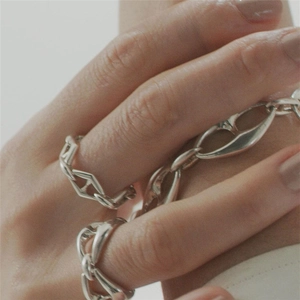 Elegant S925 sterling silver anchor chain rings and bracelet jewelry set on hand