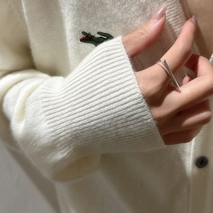 Minimalist S925 sterling silver geometric T-shape open ring worn on hand with knit background