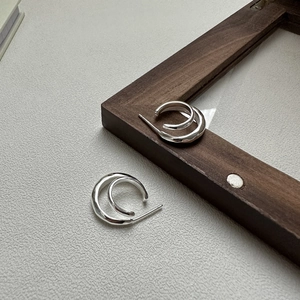 Minimalist S925 sterling silver double-layer hoop earrings with polished finish