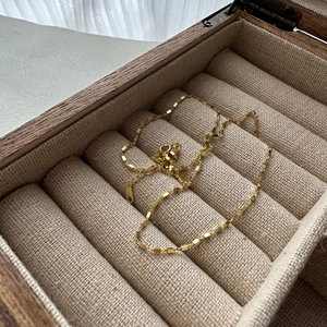 Minimalist S925 sterling silver square chain necklace displayed in a wooden jewelry box
