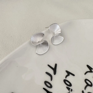 Minimalist S925 sterling silver fan-shaped stud earrings with matte pleated texture