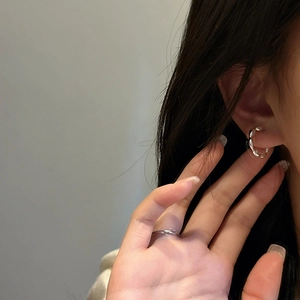 Minimalist S925 sterling silver beaded hoop earrings and slim ring set on a model
