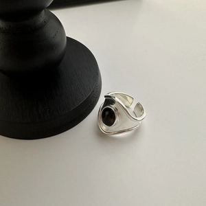 Minimalist S925 sterling silver open ring with wide asymmetric band and black oval gemstone