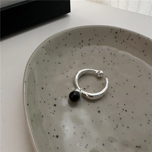 925 sterling silver minimalist open ring featuring a hanging black onyx round bead detail