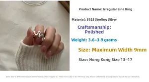 Vue macro d'une bague vague en argent S925 avec détails de 9mm et tableau des tailles