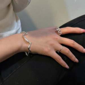 Ensemble bracelet et bague ondulés en argent sterling S925 avec une finition polie