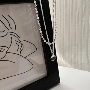 Collier double rang en argent sterling S925 avec pendentif rond noir et chaîne à perles