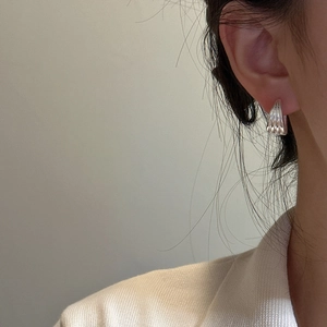 Minimalist S925 sterling silver multi-layer hoop earrings with vertical stripe texture