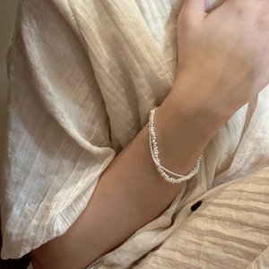 Elegant S925 sterling silver double-layer bracelet with pearls and fine shimmering chain
