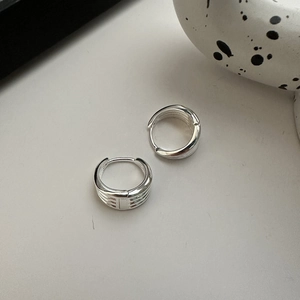 Minimalist S925 sterling silver multi-layer hoop earrings with a 45-degree angle view