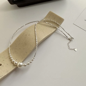 Elegant S925 sterling silver necklace with gradient pearls and silver beads design