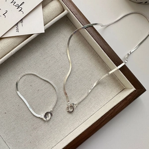 S925 sterling silver flat snake bone jewelry set with interlocking double ring pendants